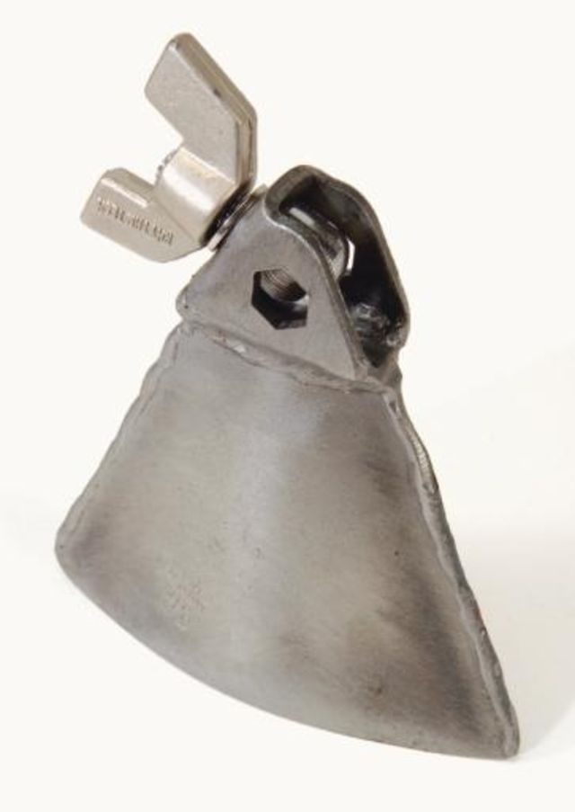 blank The clave bell brings cutting, ringing overtones.